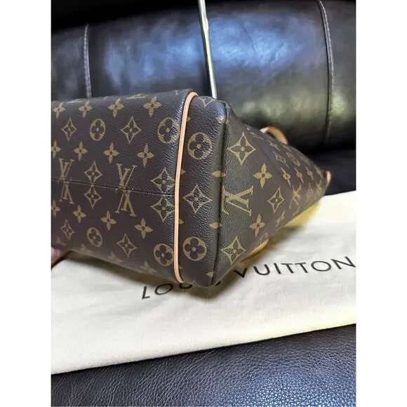 Louis Vuitton Totally MM Tote - Picture 10 of 14